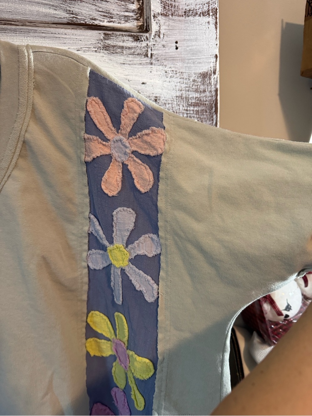 Easel Oversized Cream V-Neck Sweatshirt with Multicolor Floral Sleeve Panels - Picture 5 of 8